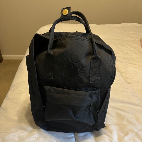 Fjallräven re-Kanken Mini - Picture 1 of 8